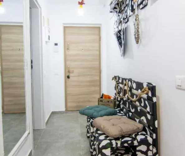 The Artist's Corner Apartment *